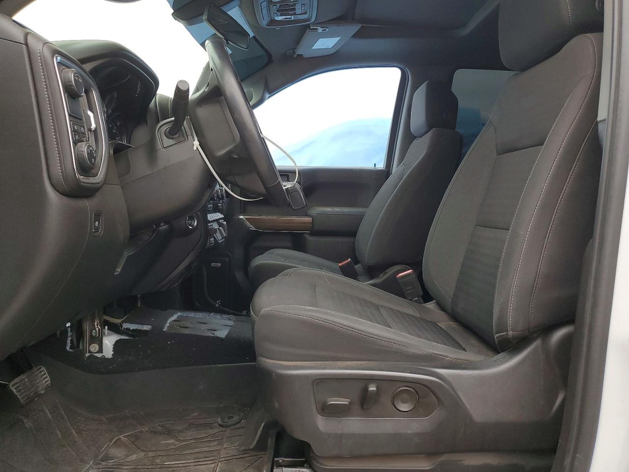 2020 CHEVROLET SILVERADO C1500 RST photo 7