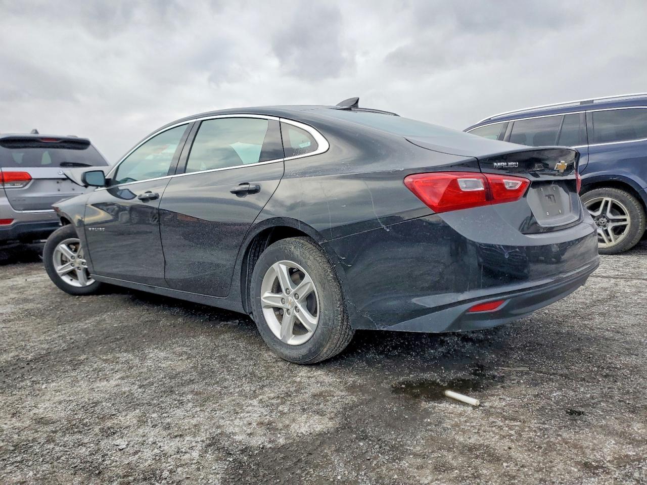 2022 CHEVROLET MALIBU LS photo 3