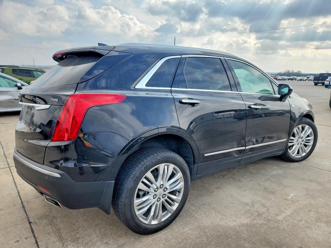 2017 CADILLAC XT5 PREMIUM LUXURY photo 3