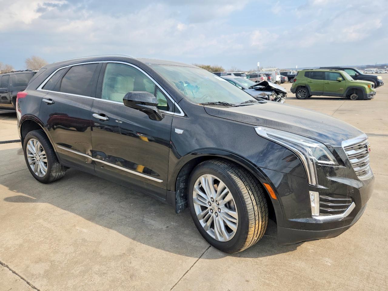 2017 CADILLAC XT5 PREMIUM LUXURY photo 4