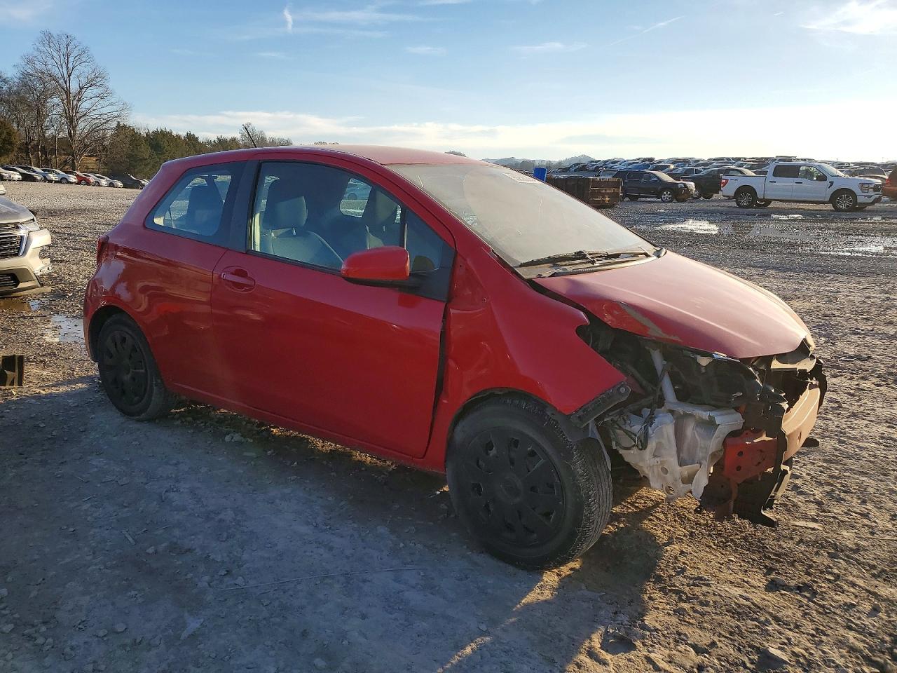 2015 TOYOTA YARIS photo 4