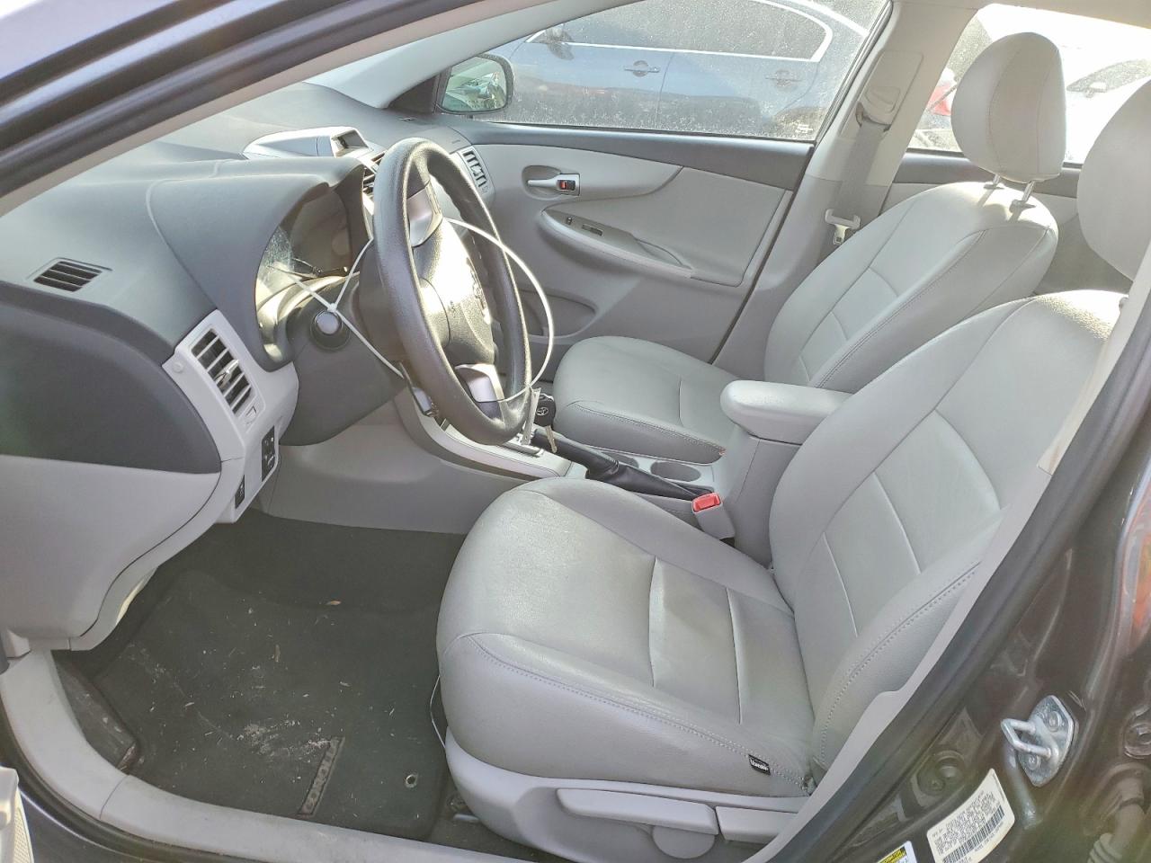 2013 TOYOTA COROLLA BASE photo 7