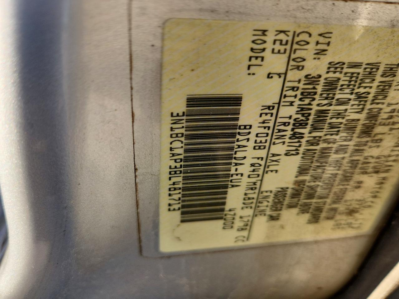 2011 NISSAN VERSA S photo 12