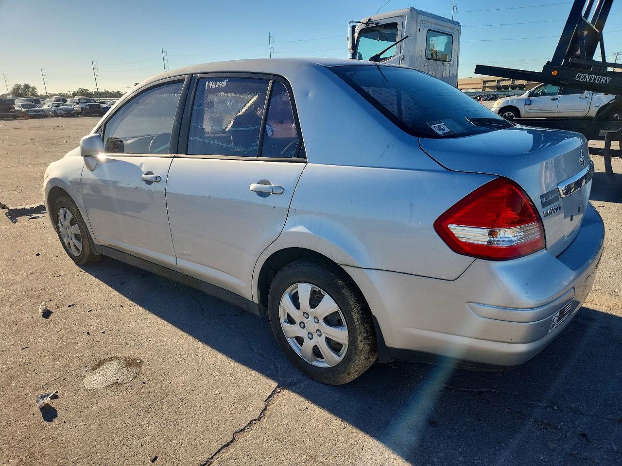 2011 NISSAN VERSA S photo 2