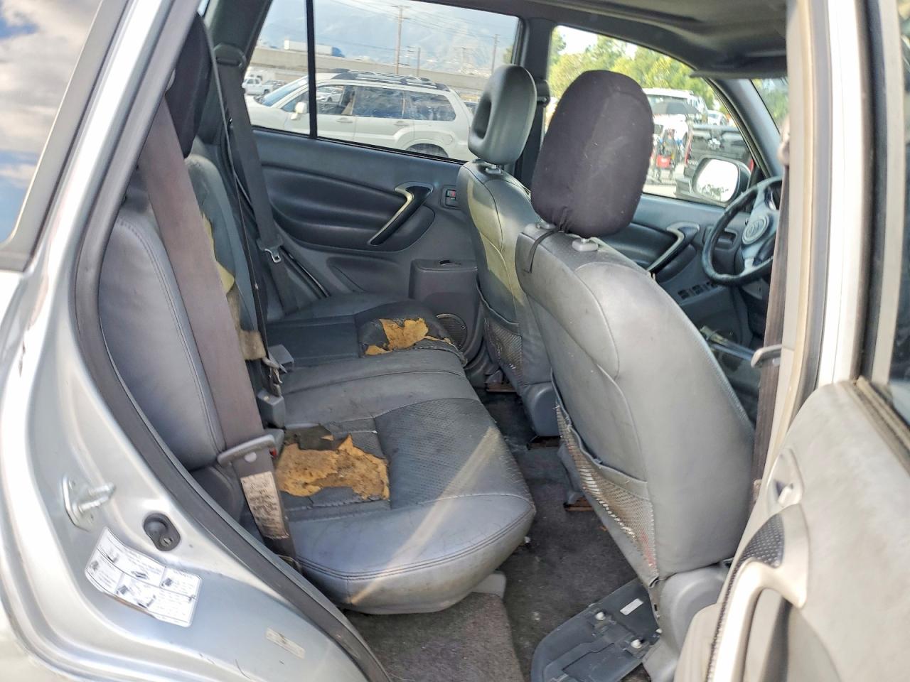 2002 TOYOTA RAV4 photo 10