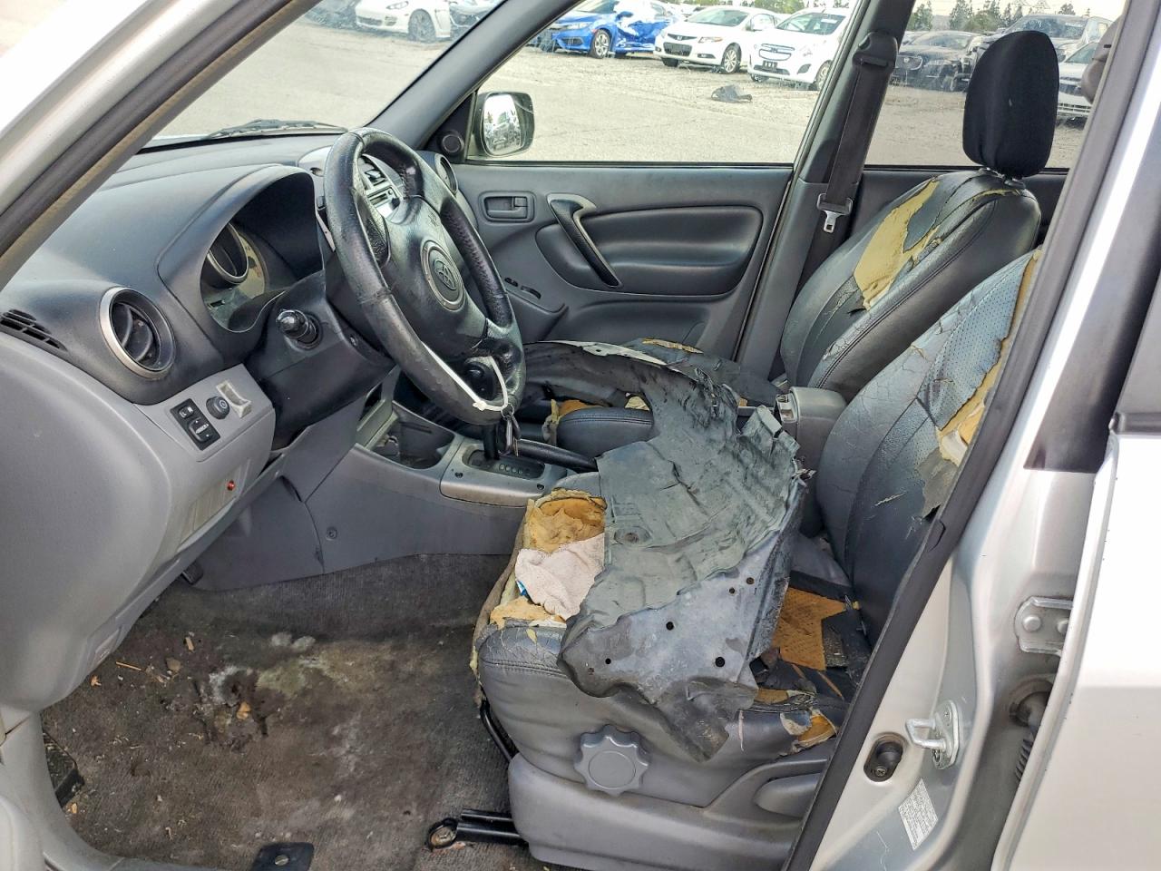 2002 TOYOTA RAV4 photo 7