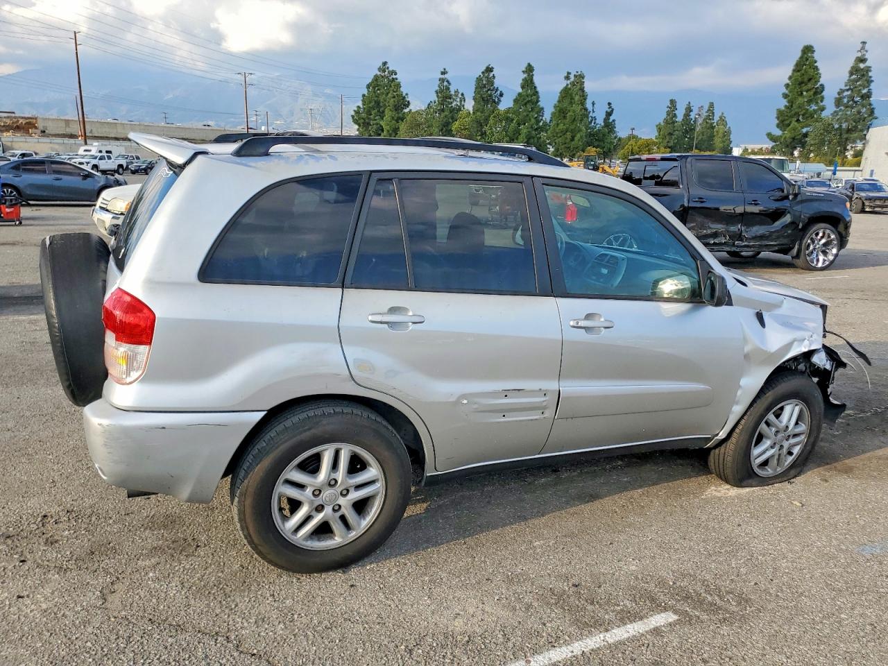 2002 TOYOTA RAV4 photo 3