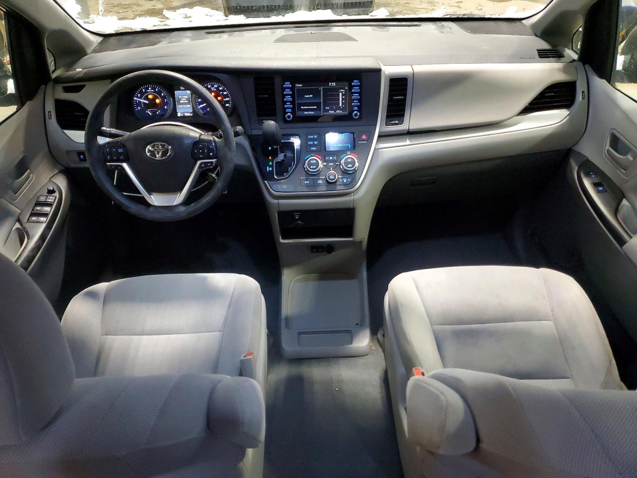 2020 TOYOTA SIENNA L photo 8
