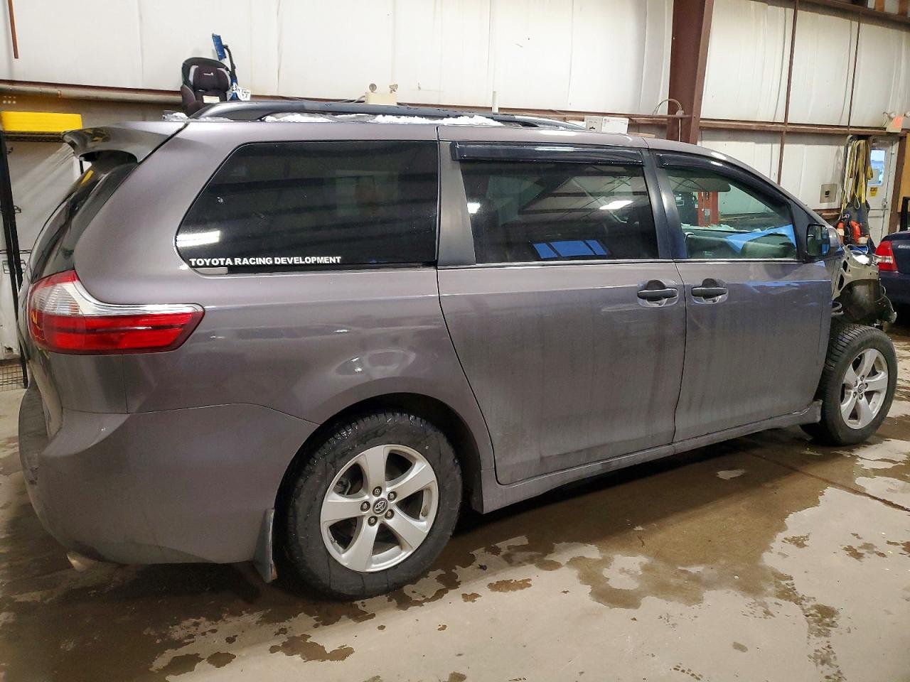 2020 TOYOTA SIENNA L photo 3