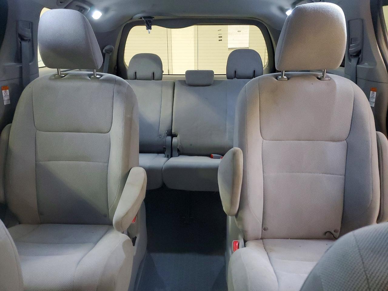 2020 TOYOTA SIENNA L photo 10