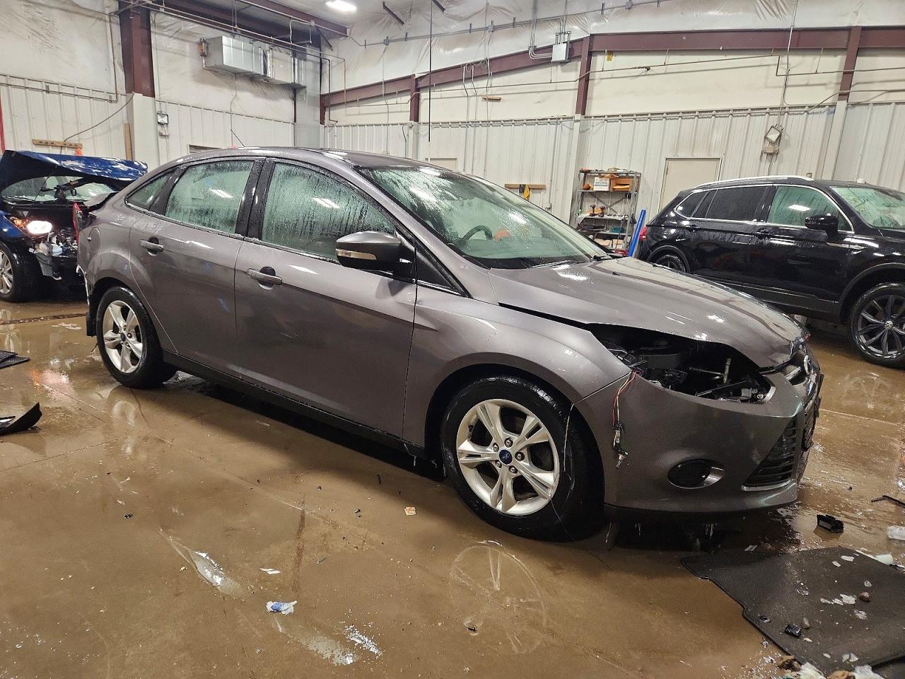 2014 FORD FOCUS SE photo 4