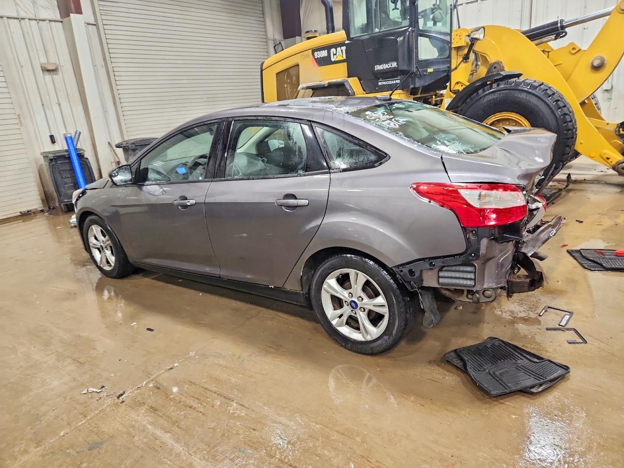 2014 FORD FOCUS SE photo 2