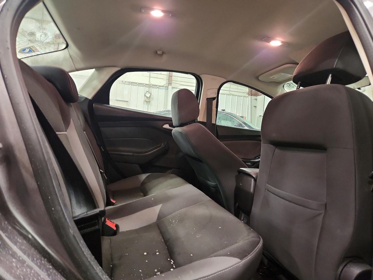 2014 FORD FOCUS SE photo 10