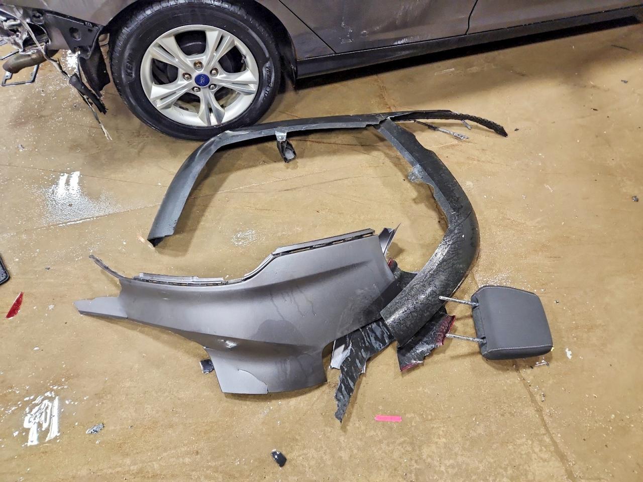 2014 FORD FOCUS SE photo 12