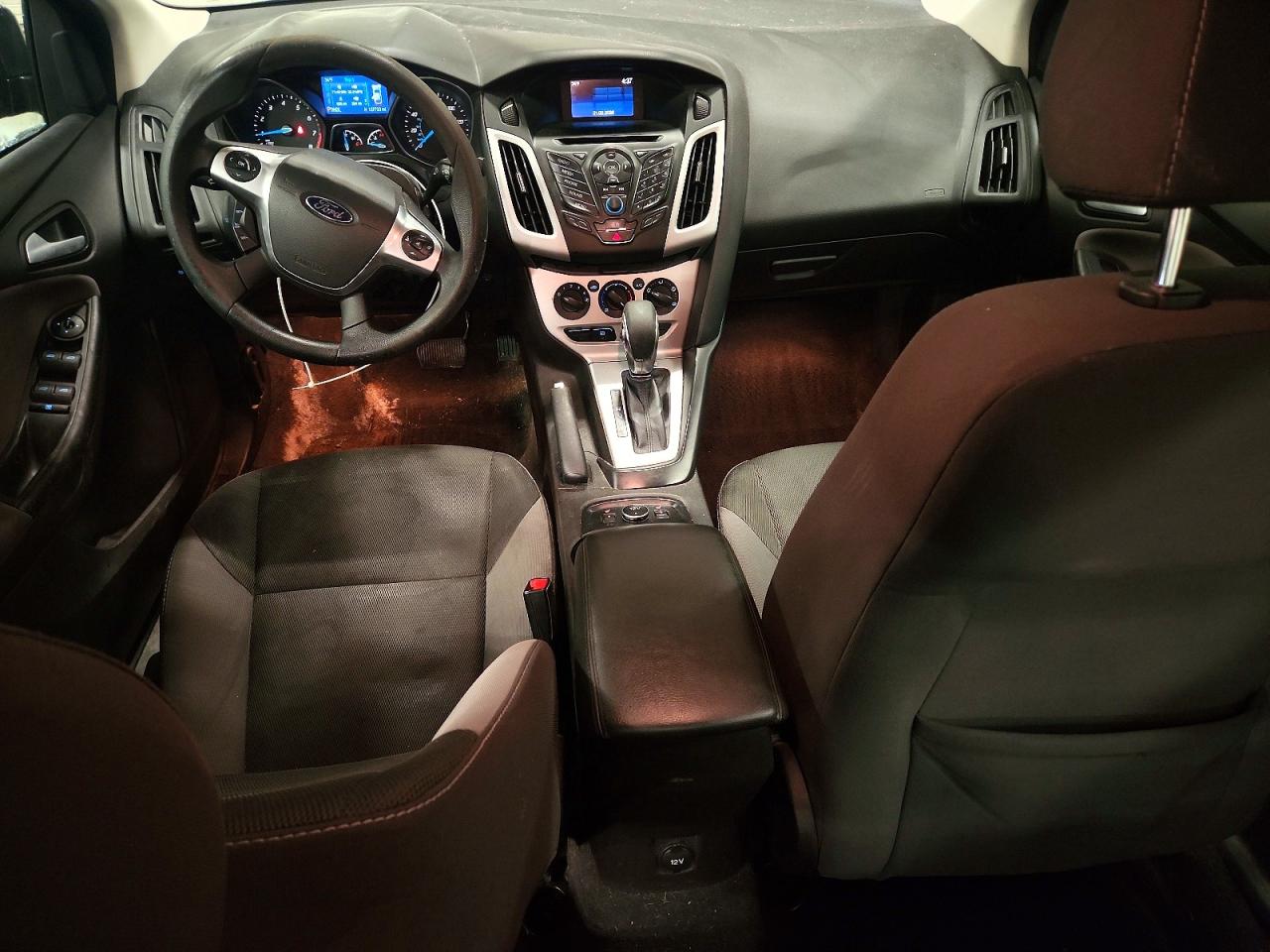 2014 FORD FOCUS SE photo 8