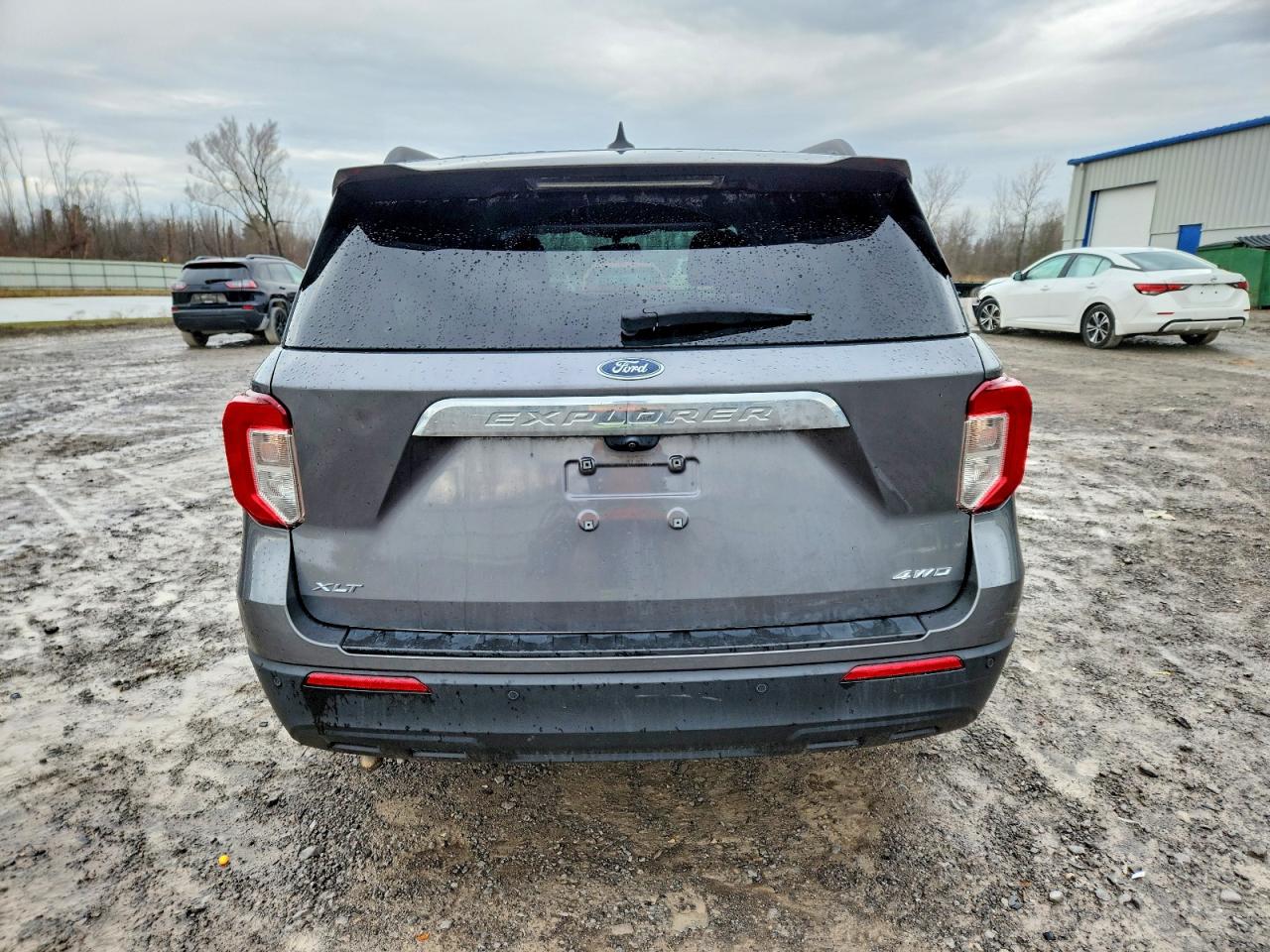2021 FORD EXPLORER XLT photo 6