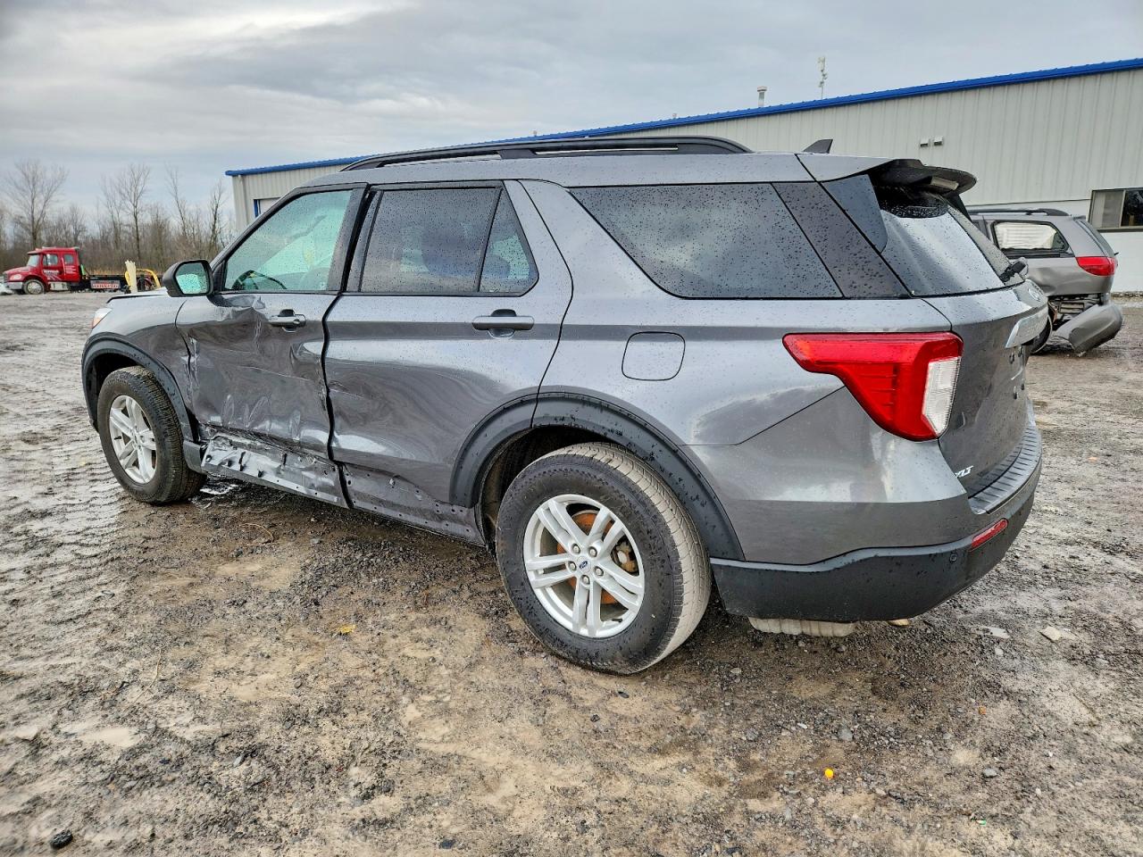 2021 FORD EXPLORER XLT photo 2
