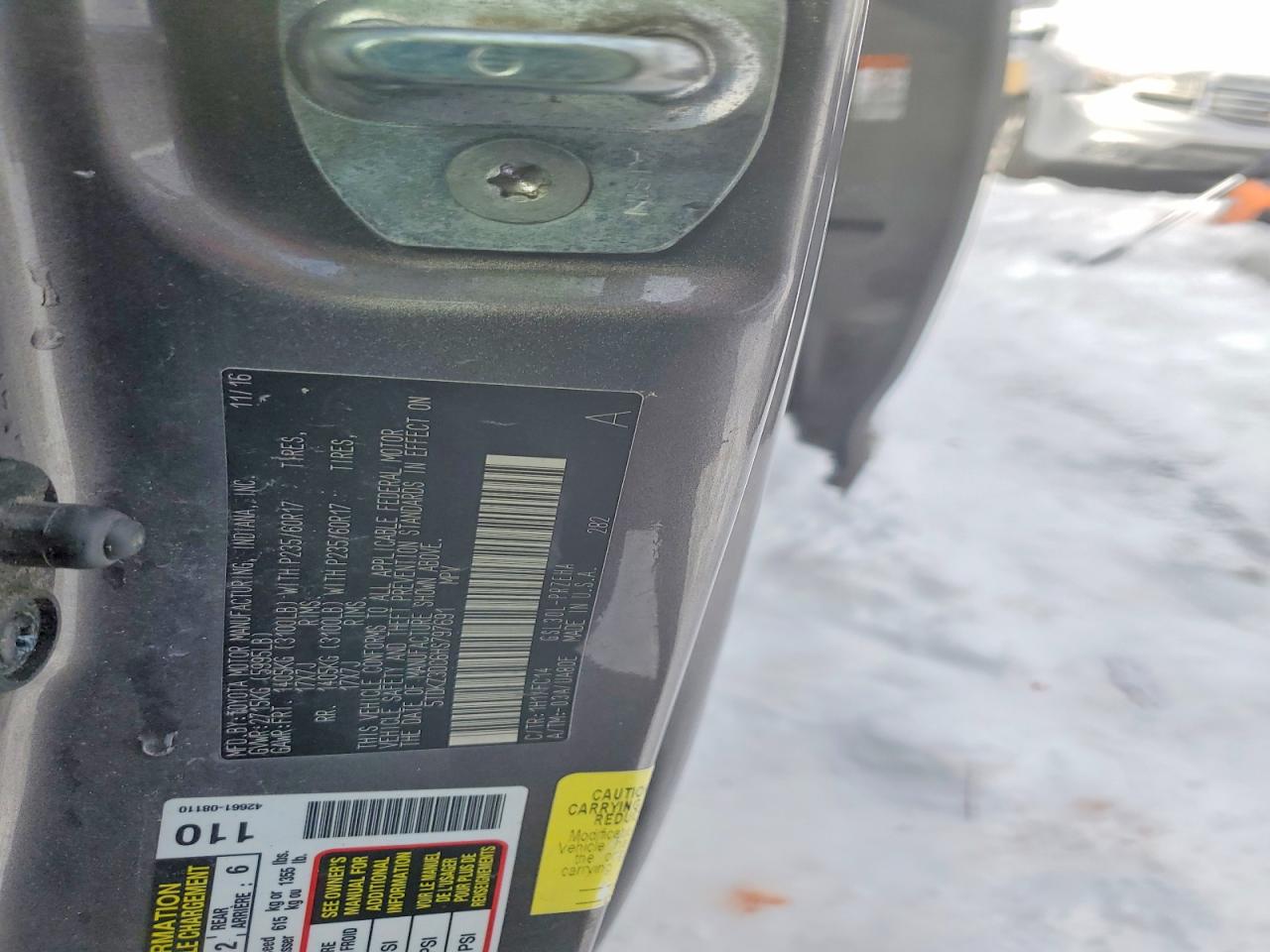 2017 TOYOTA SIENNA LE photo 13