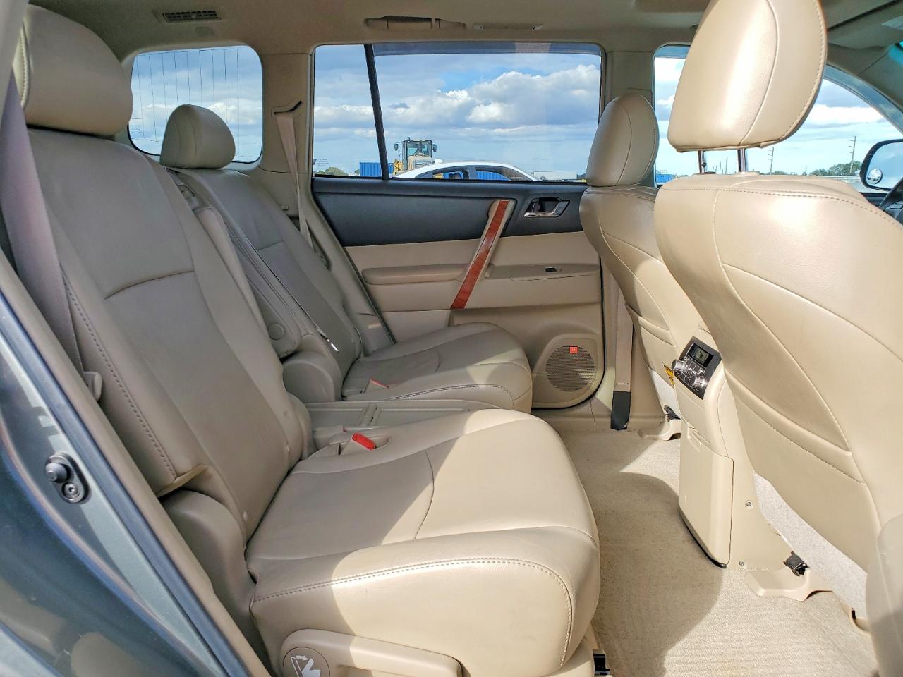 2010 TOYOTA HIGHLANDER LIMITED photo 11