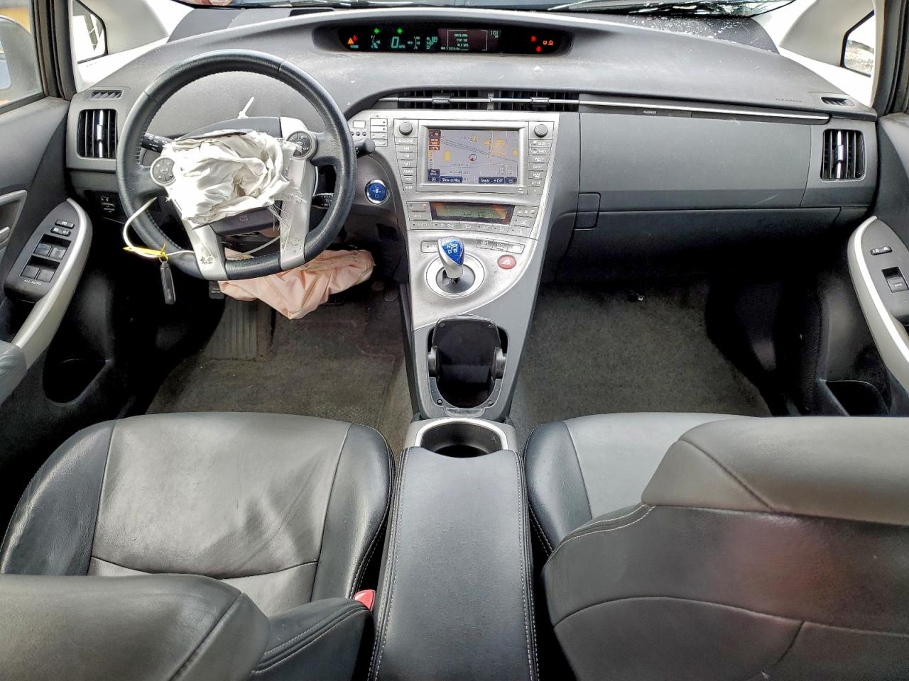 2013 TOYOTA PRIUS photo 8