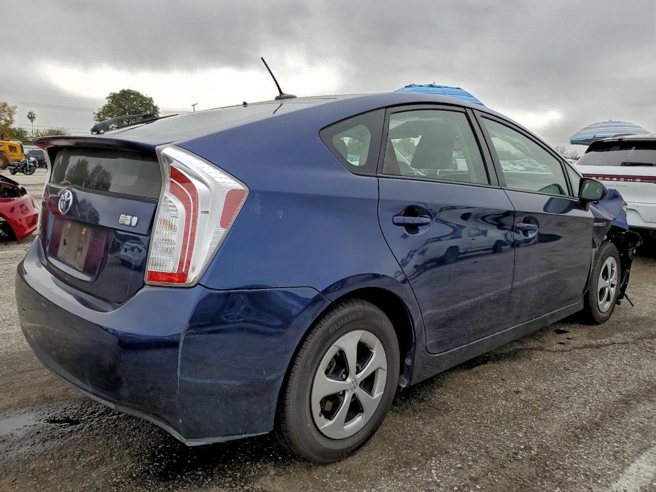 2013 TOYOTA PRIUS photo 3