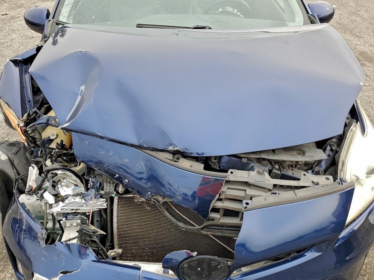 2013 TOYOTA PRIUS photo 11