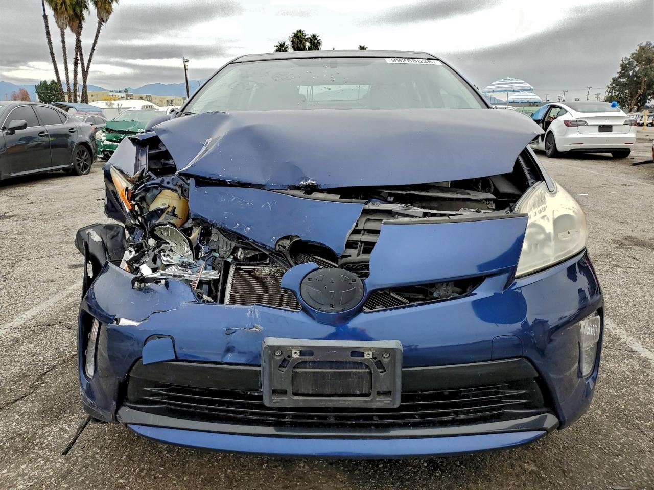 2013 TOYOTA PRIUS photo 5