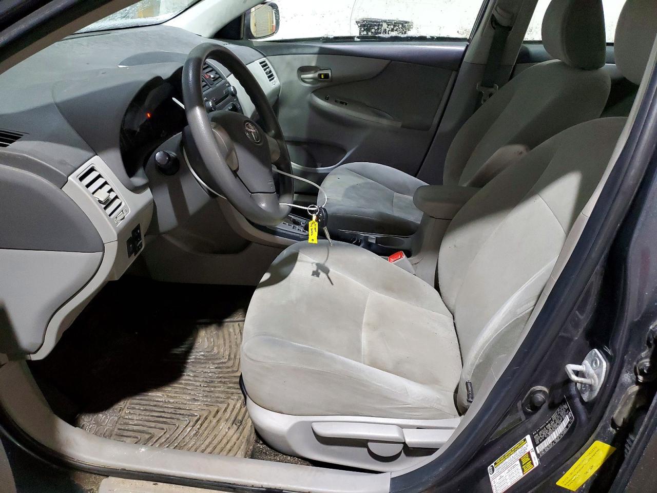 2010 TOYOTA COROLLA BASE photo 19