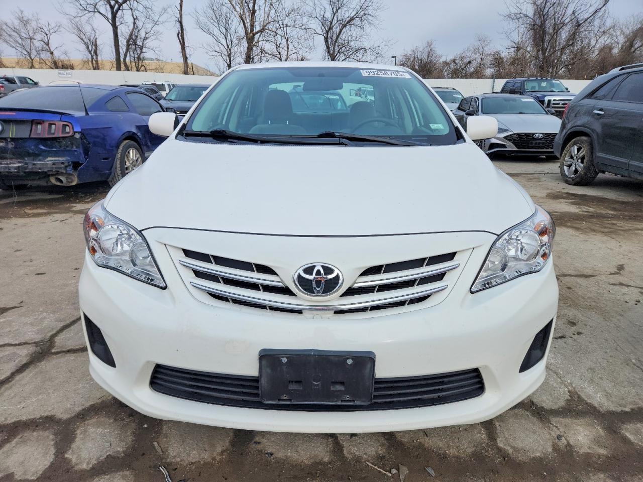 2013 TOYOTA COROLLA BASE photo 5