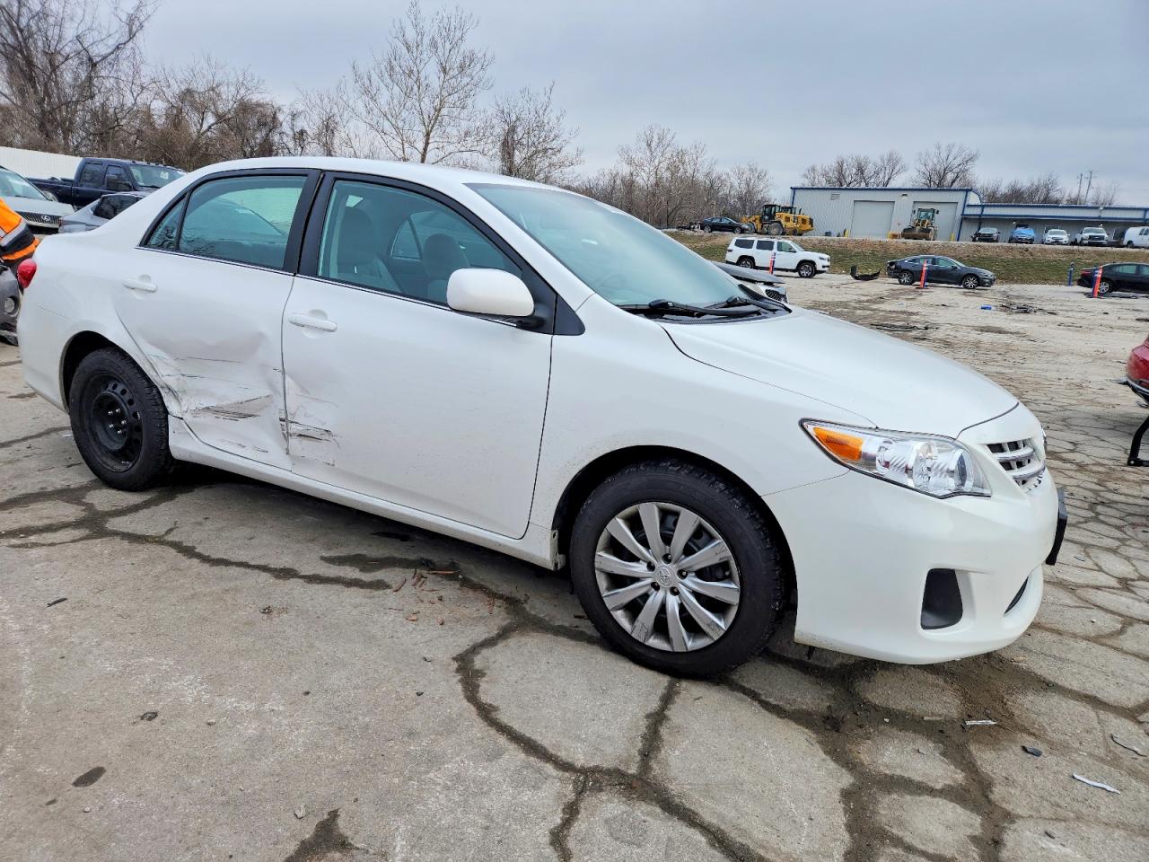 2013 TOYOTA COROLLA BASE photo 4