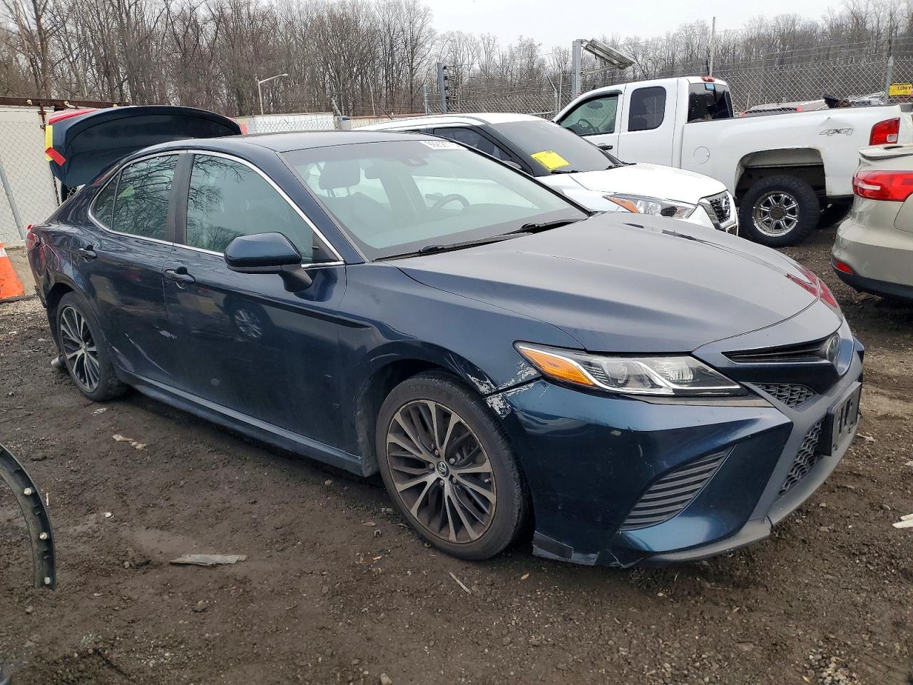 2018 TOYOTA CAMRY L photo 4