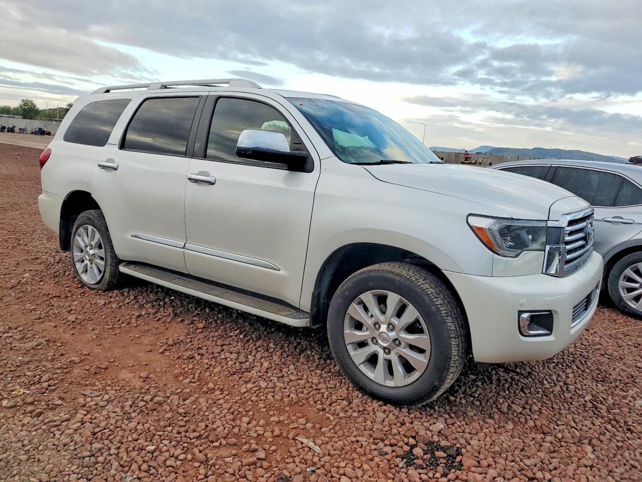 2018 TOYOTA SEQUOIA PLATINUM photo 4