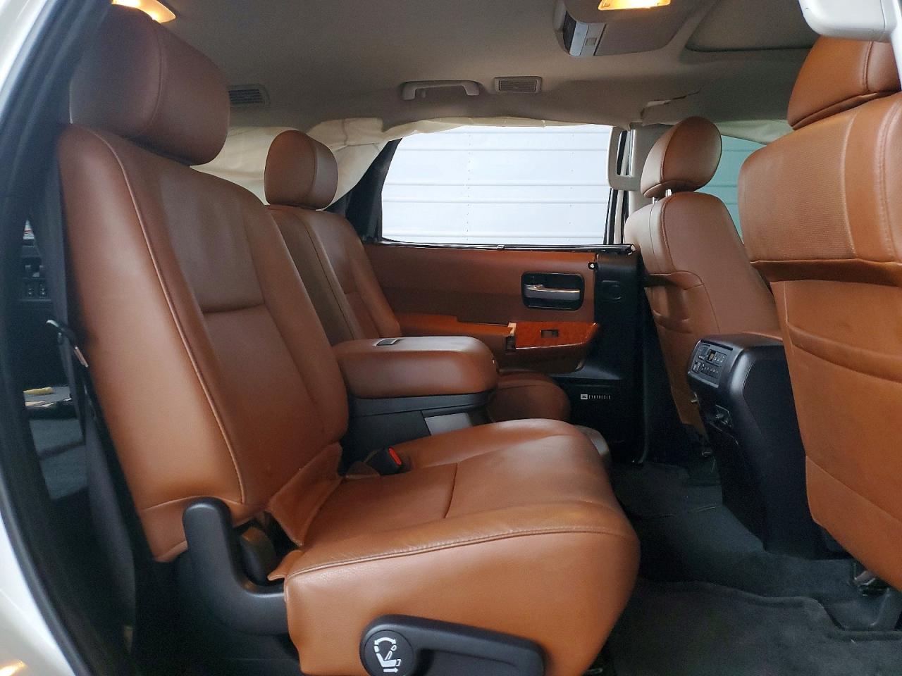 2018 TOYOTA SEQUOIA PLATINUM photo 11