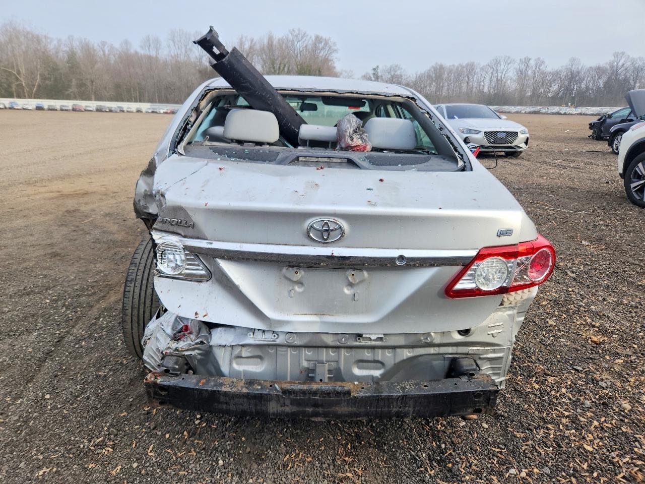 2011 TOYOTA COROLLA BASE photo 6