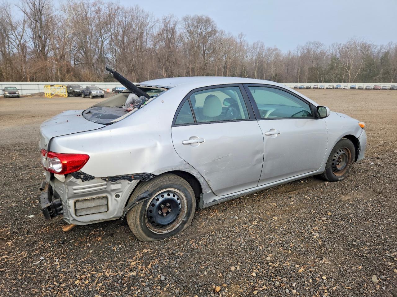 2011 TOYOTA COROLLA BASE photo 3
