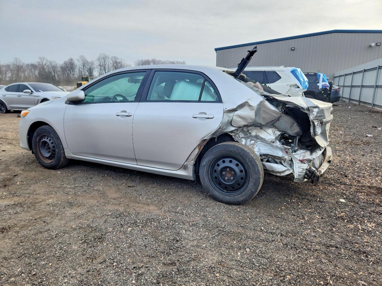 2011 TOYOTA COROLLA BASE photo 2