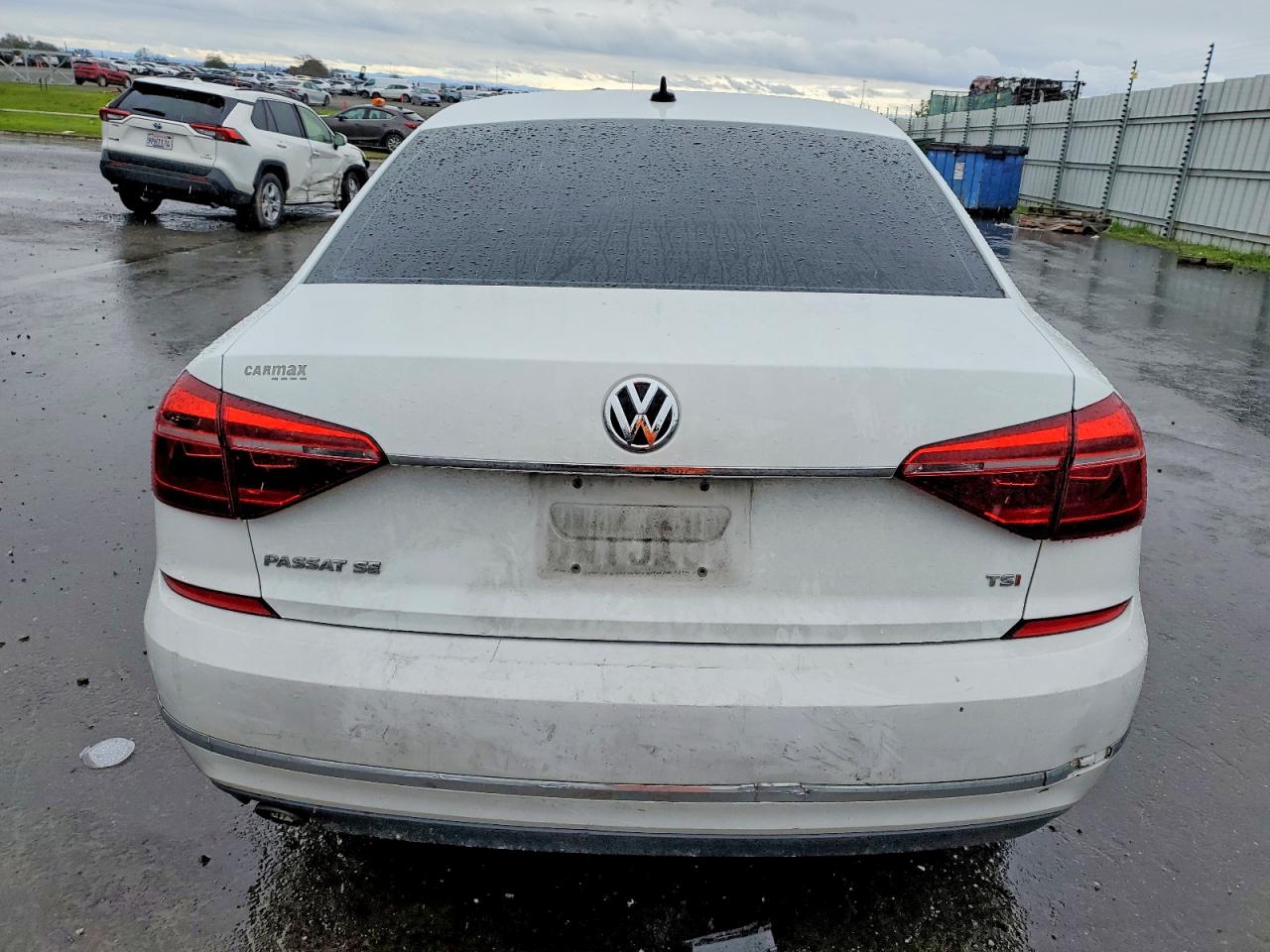 2017 VOLKSWAGEN PASSAT SE photo 6