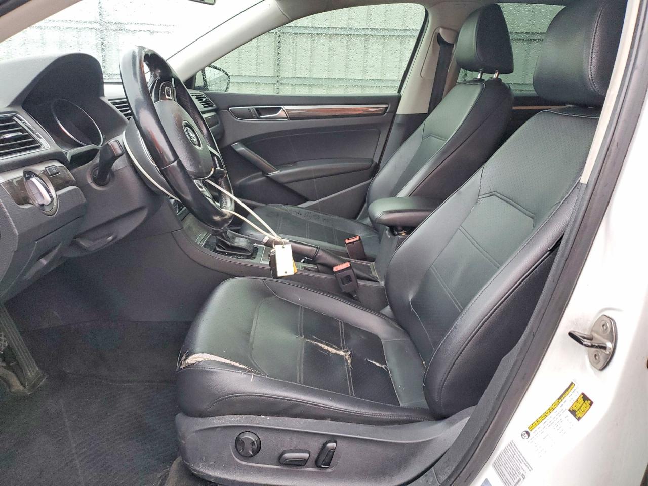 2017 VOLKSWAGEN PASSAT SE photo 7