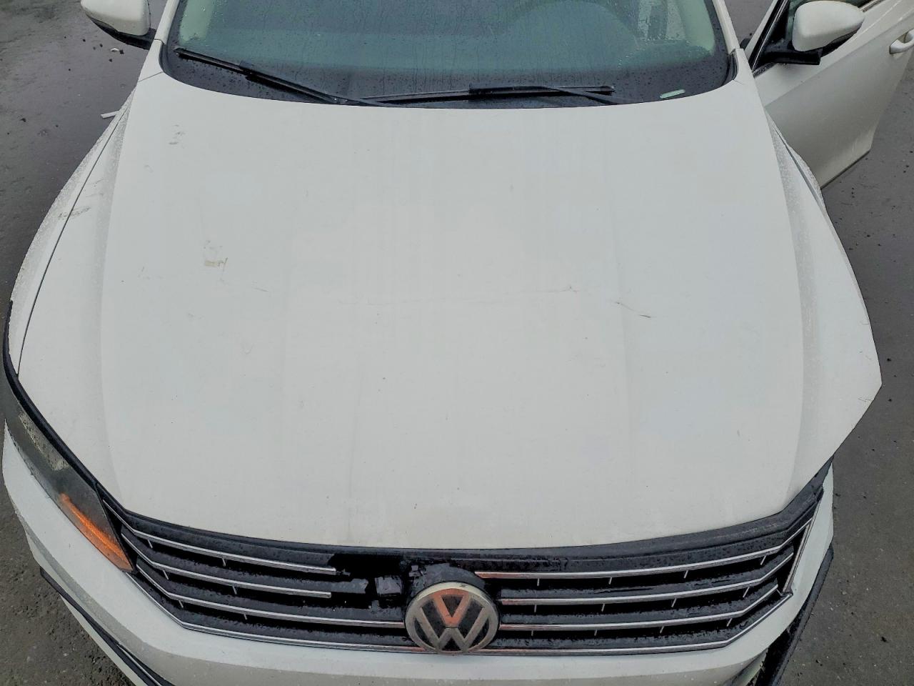 2017 VOLKSWAGEN PASSAT SE photo 11