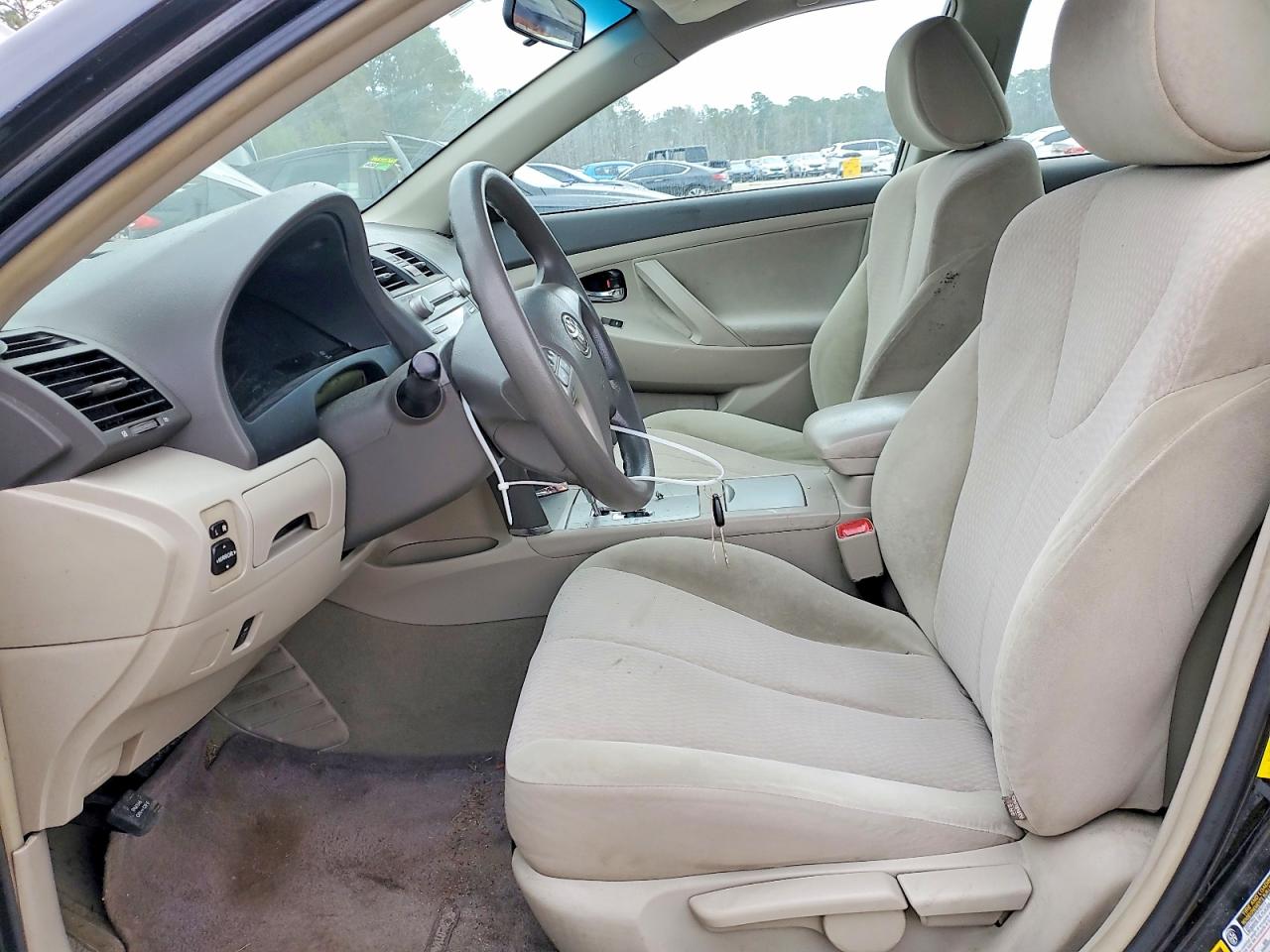 2011 TOYOTA CAMRY BASE photo 7