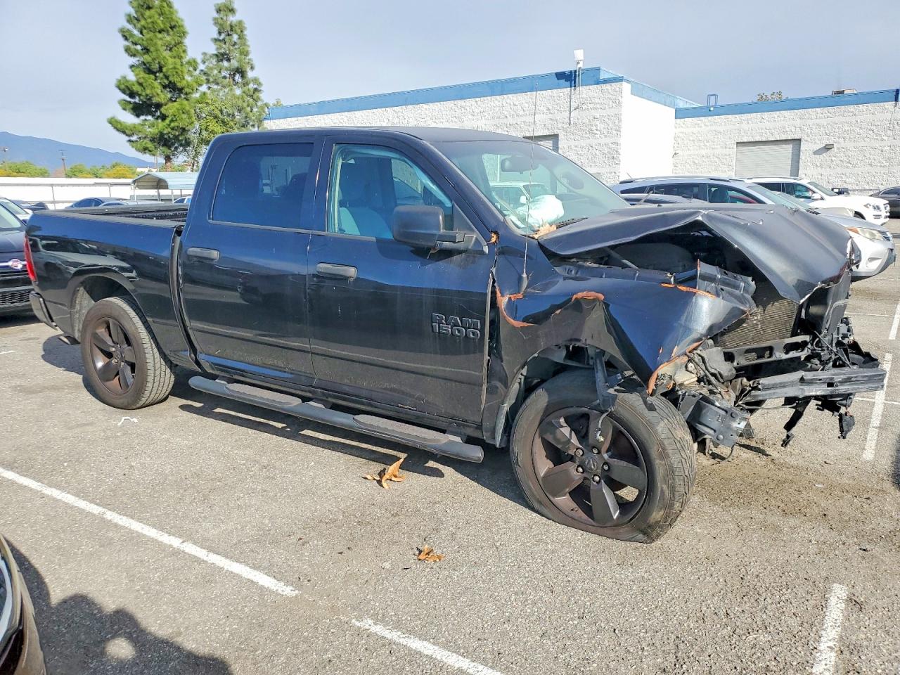 2016 RAM 1500 ST photo 4