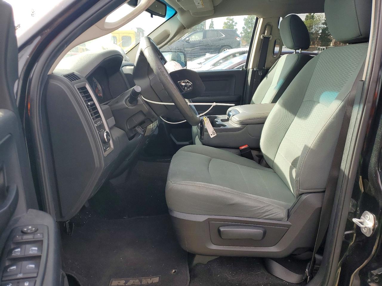 2016 RAM 1500 ST photo 7