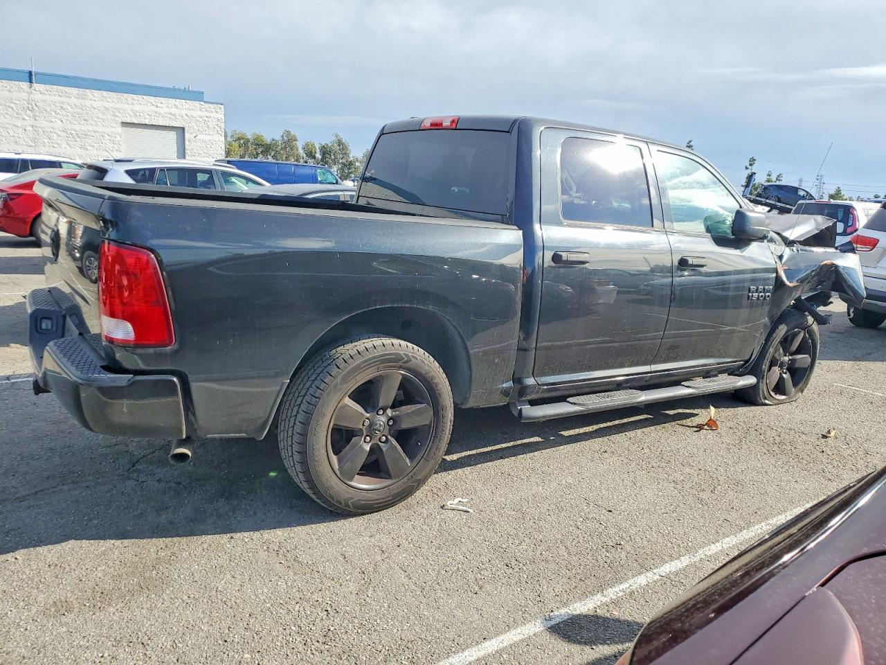 2016 RAM 1500 ST photo 3