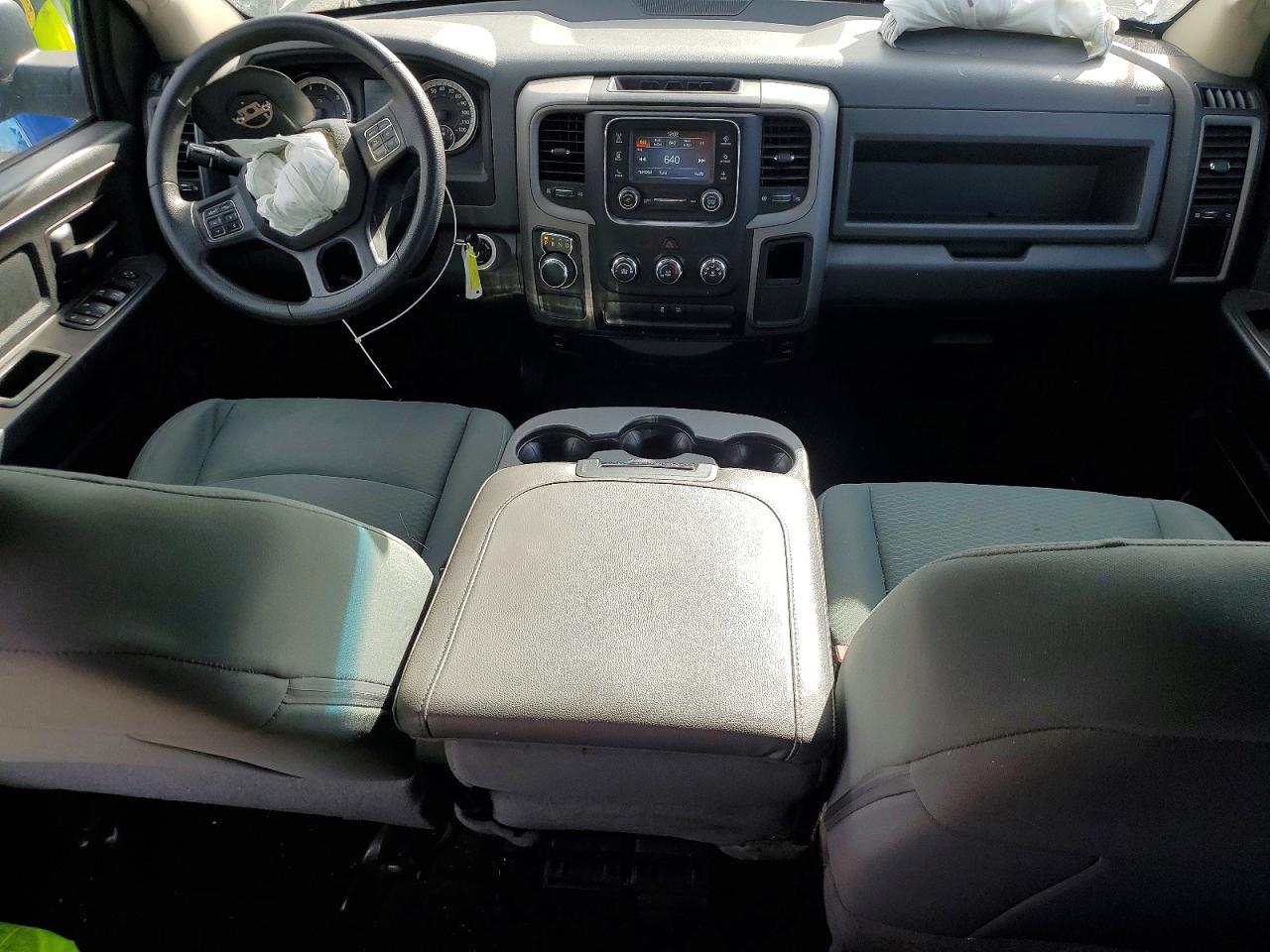 2016 RAM 1500 ST photo 8