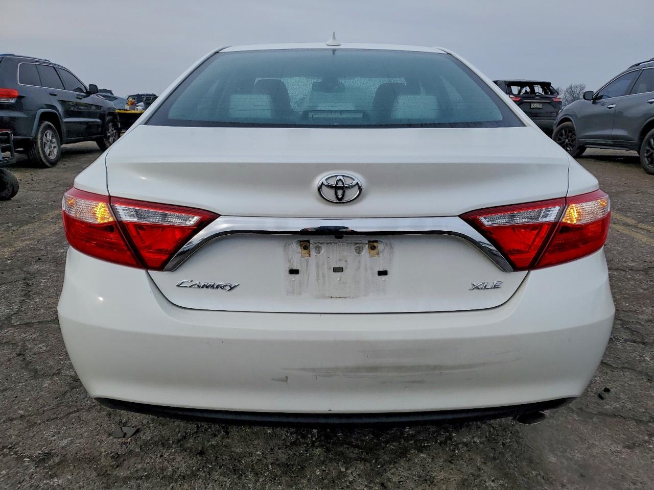 2017 TOYOTA CAMRY LE photo 6