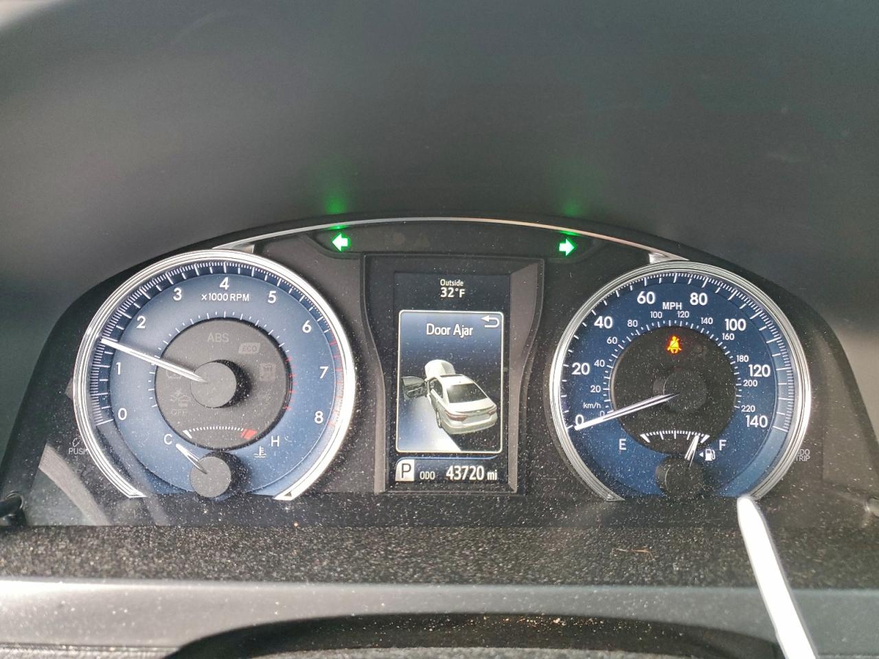 2017 TOYOTA CAMRY LE photo 9