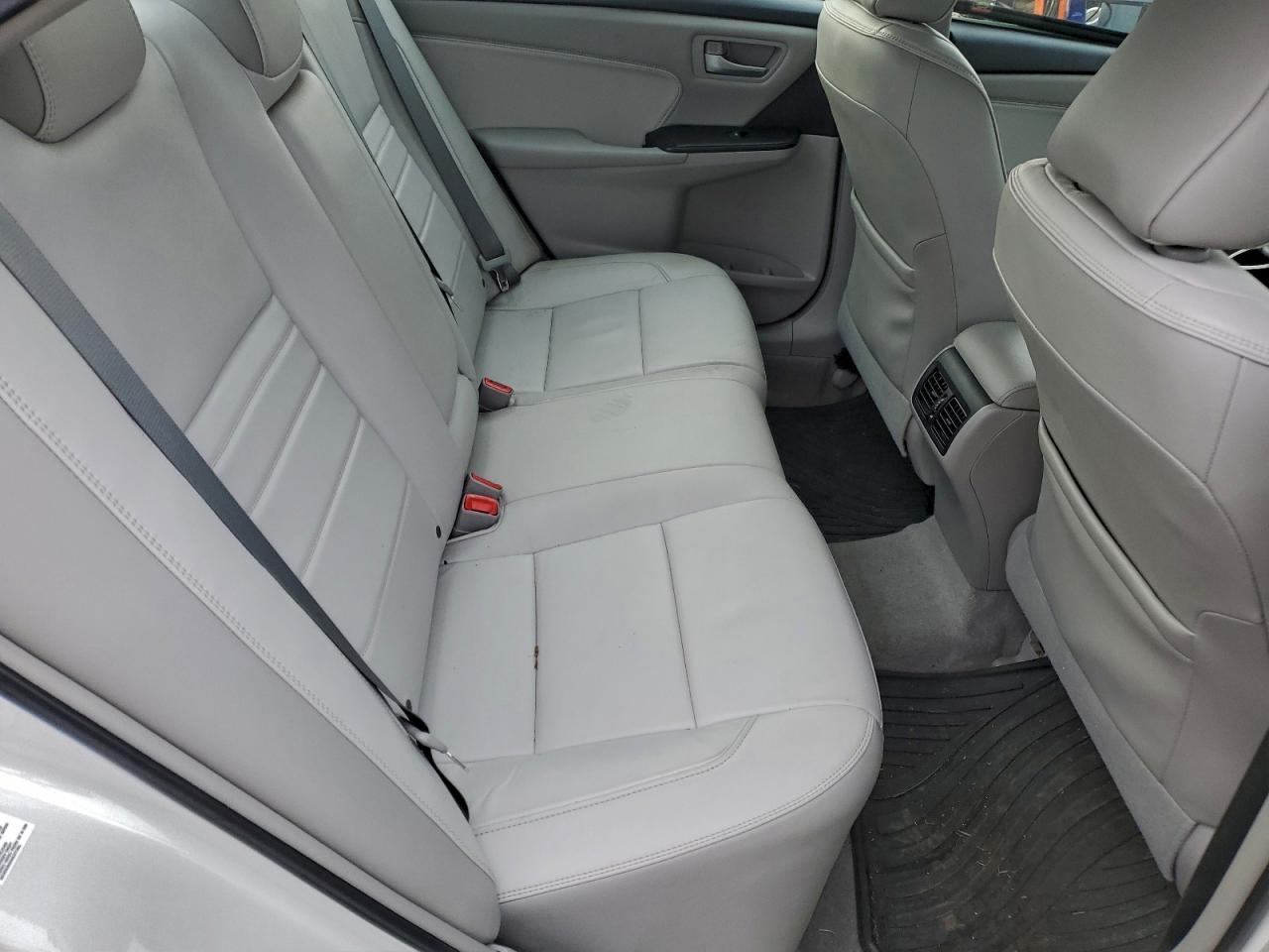 2017 TOYOTA CAMRY LE photo 10