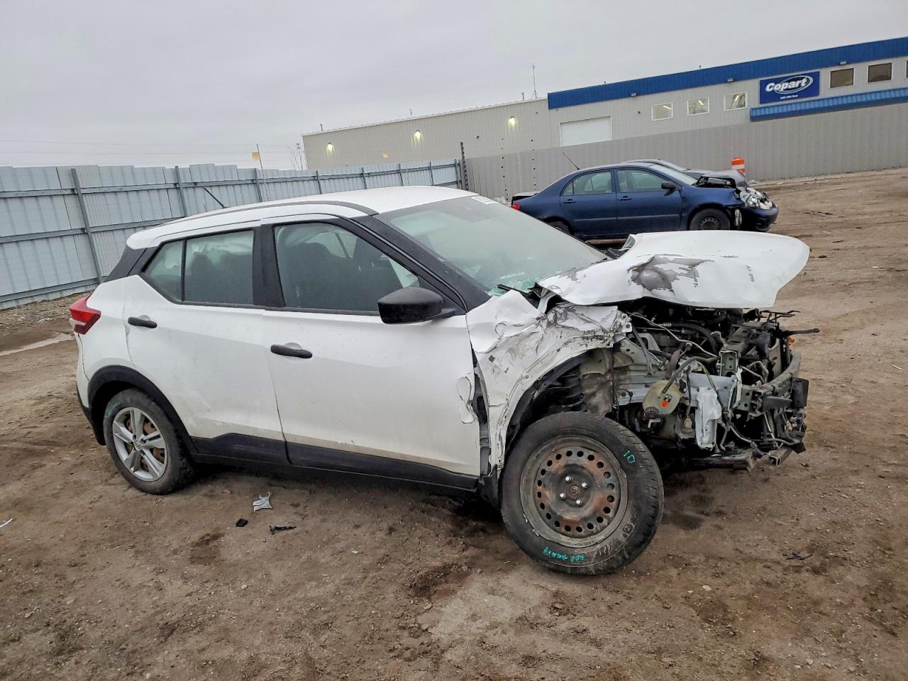 2020 NISSAN KICKS S photo 4