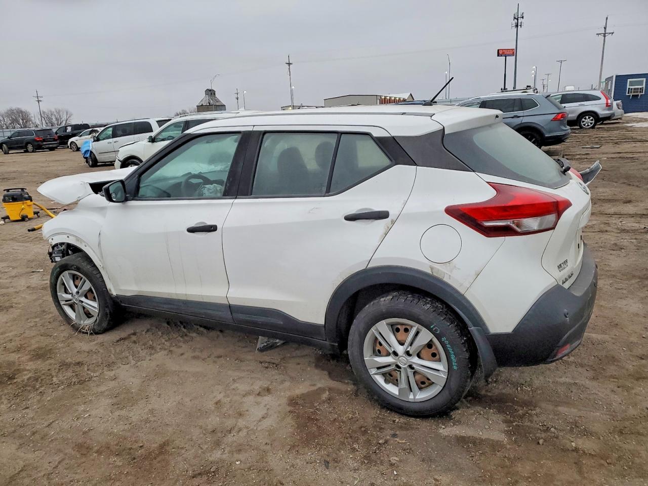 2020 NISSAN KICKS S photo 2