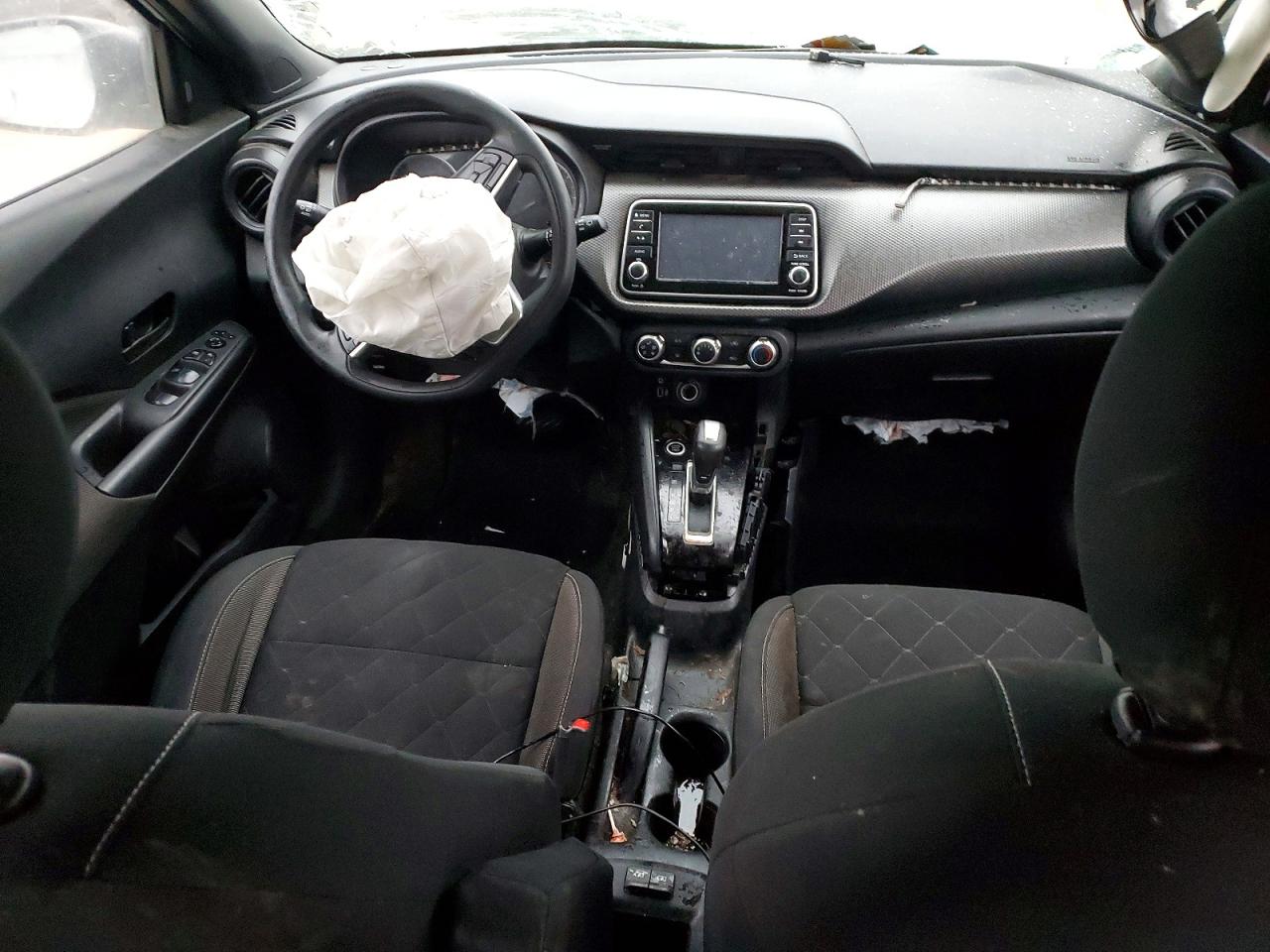 2020 NISSAN KICKS S photo 8